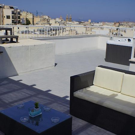 Wonderful Apartments With Shared Jacuzzi And Panorama Rooftop グジラ エクステリア 写真